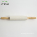Белые каменные скалки с деревянной ручкой